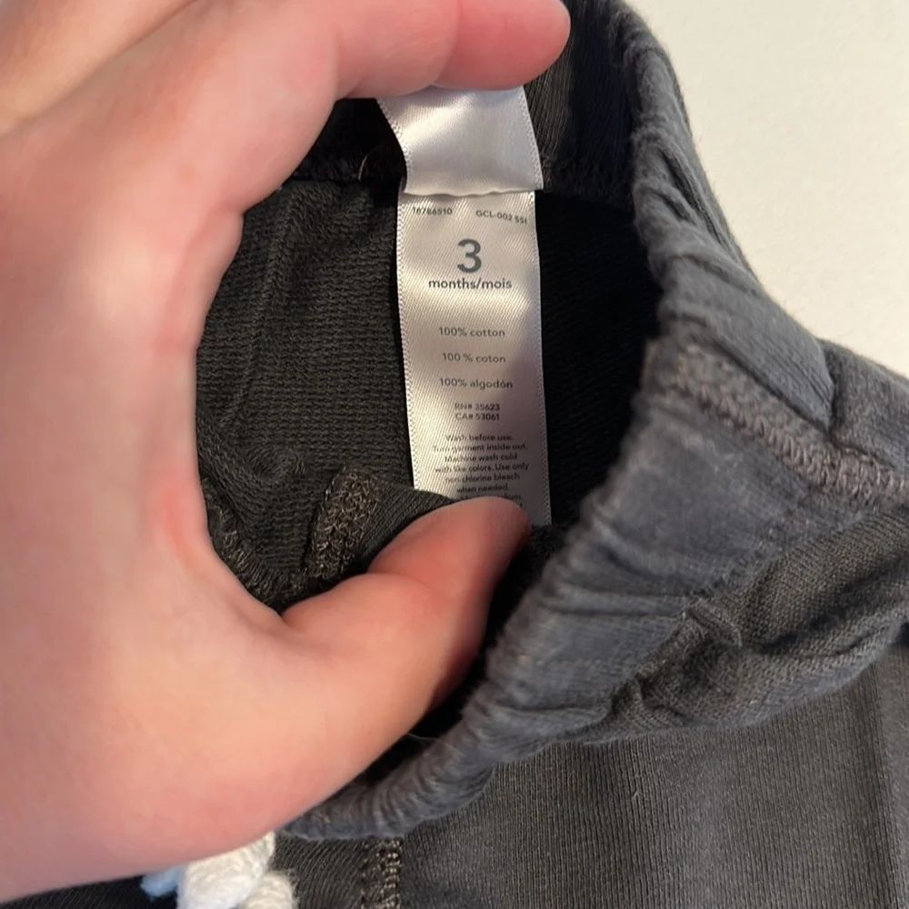 Carter’s baby gray green dinosaur t-Rex jogger sweatpants size 3 months 🩶🦖